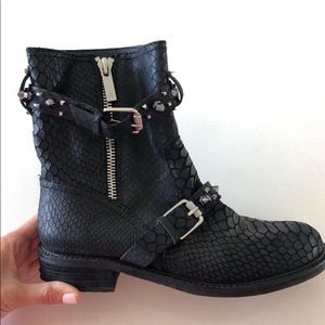 Sam Edelman snake print boots